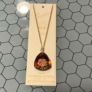 CRYSTAL NECKLACE WITH ROSE